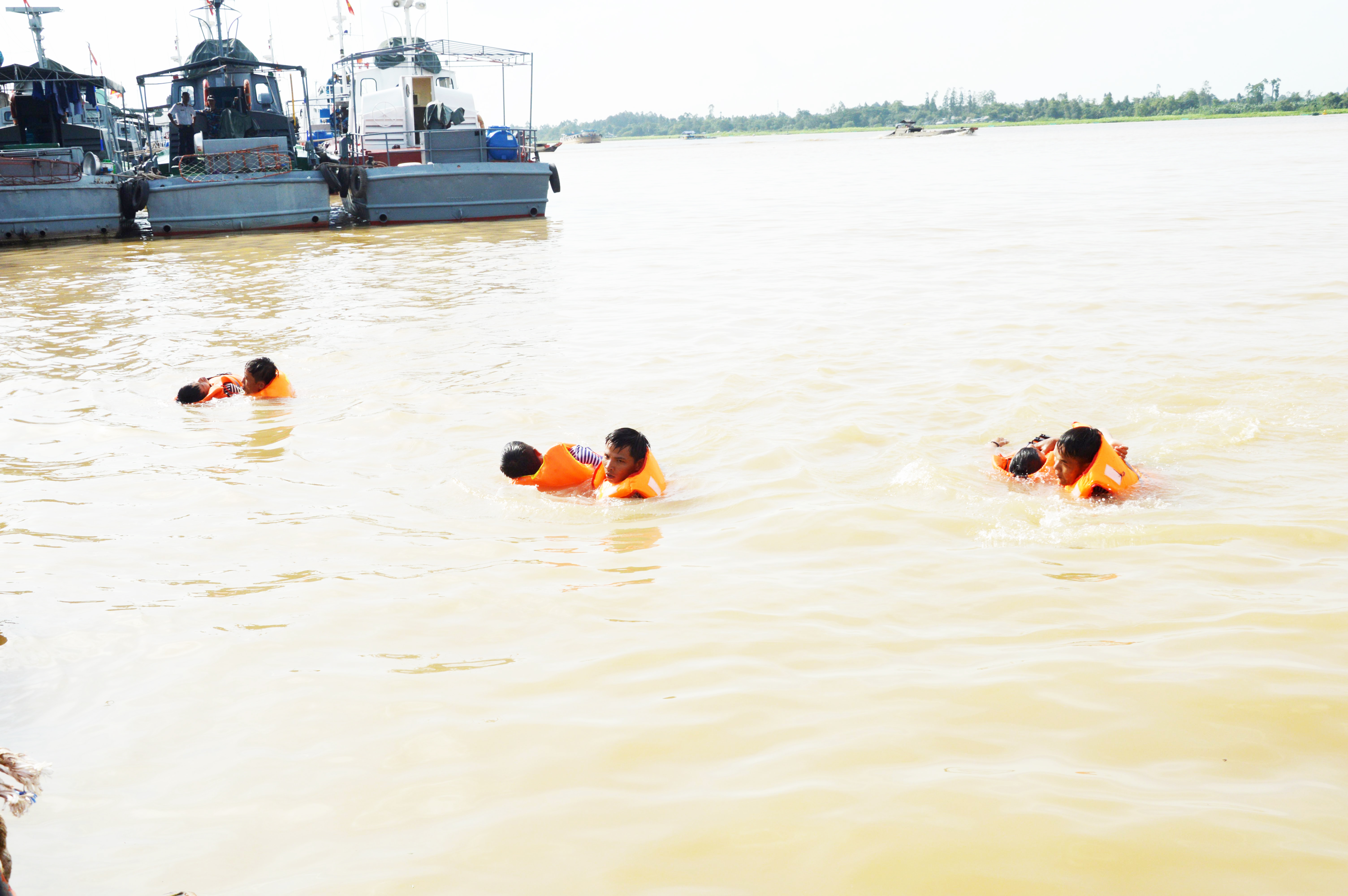 Huấn luyện giỏi, sẵn sàng cứu hộ, cứu nạn